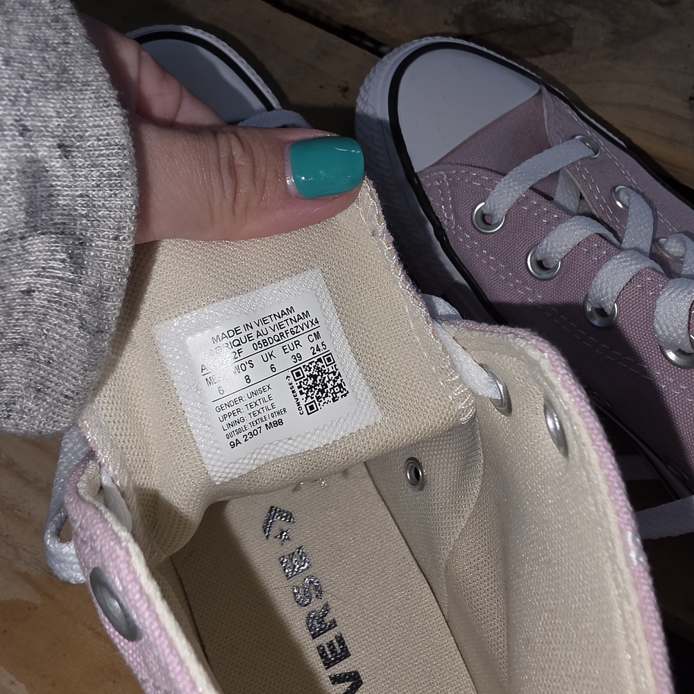 Converse High-Top Sneakers in Light Pink and White - Picture 4 of 6
